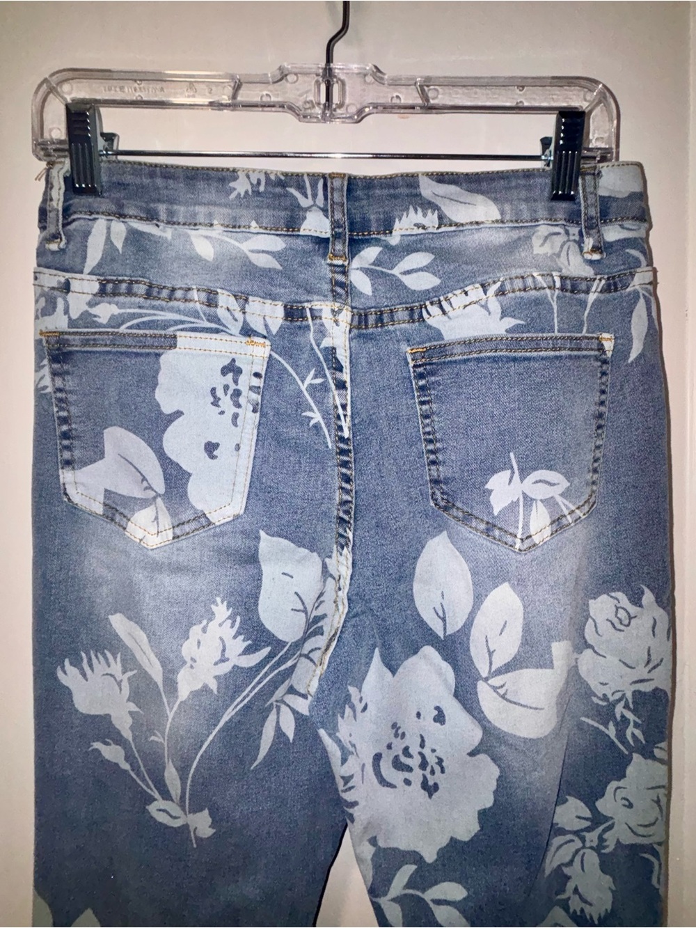 Women’s Blue Floral Print High-Waist Flared Jeans - Picture 4 of 5